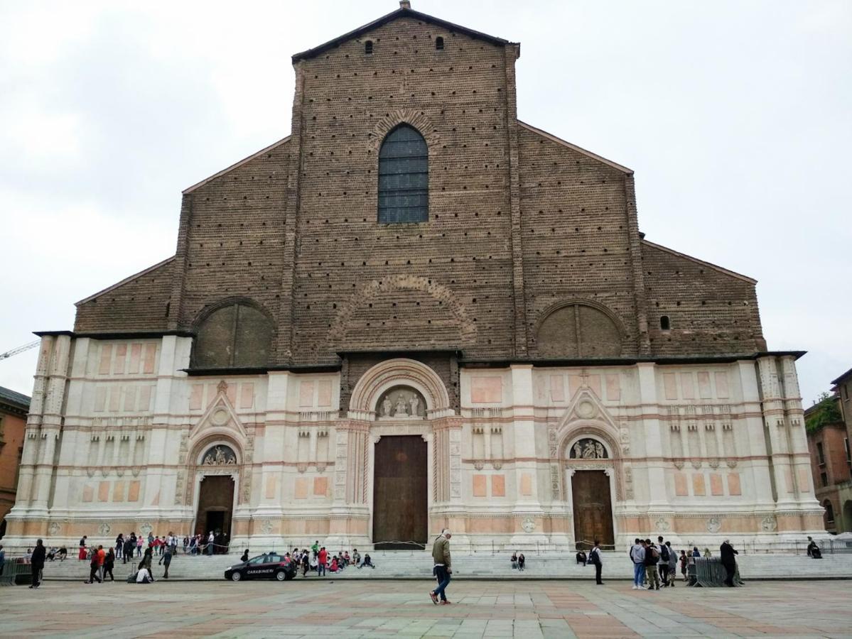 2Towers Holiday House_Centro Storico Di โบโลญญา ภายนอก รูปภาพ